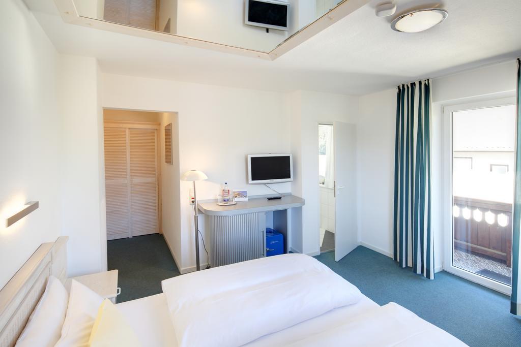 Hotel Kleiner Koenig Швангау Экстерьер фото